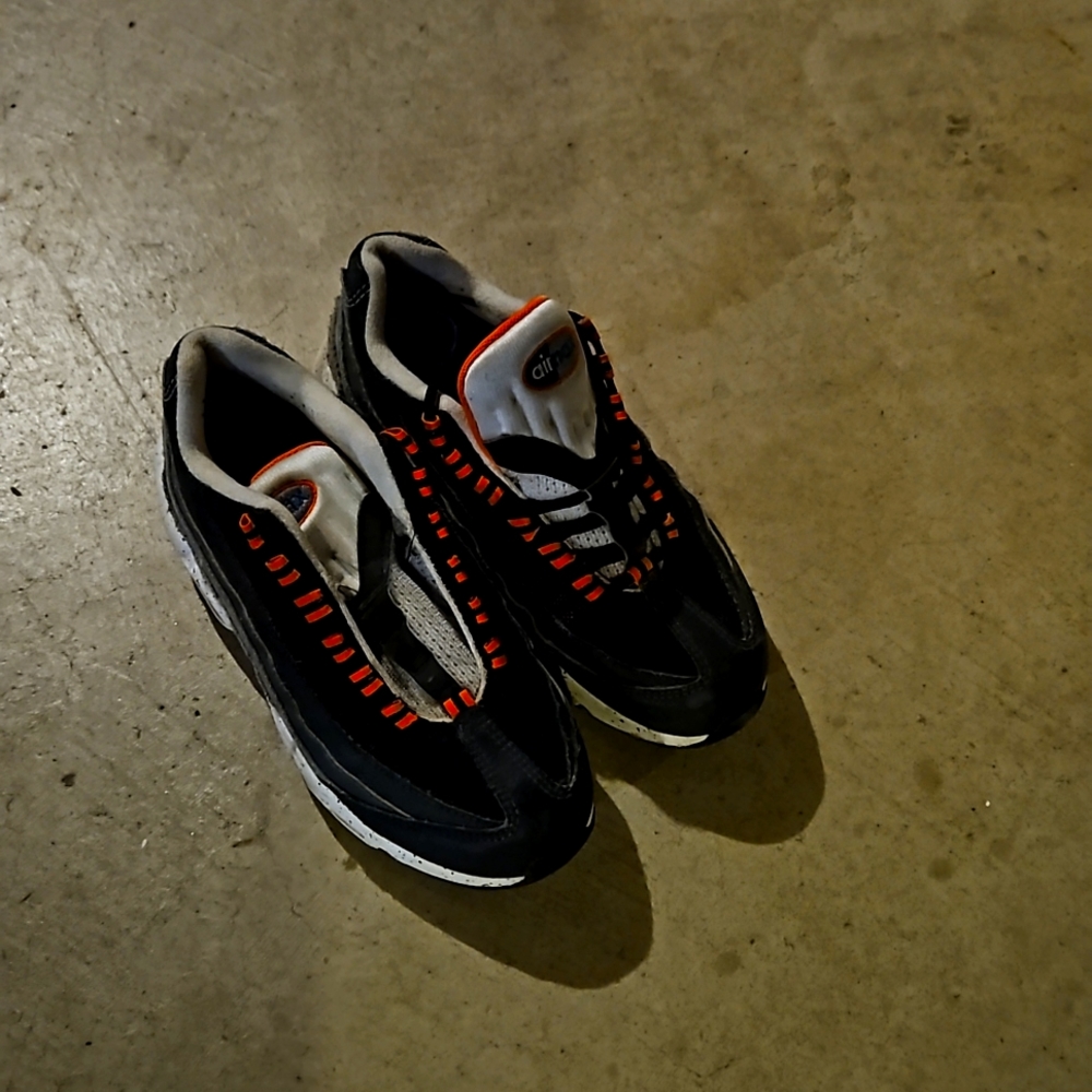 Nike youth shoes